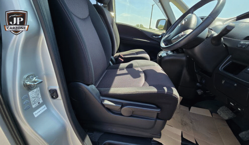 
								2013 Nissan Serena full									