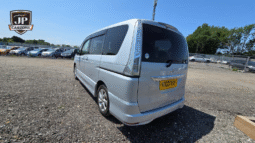 
										2013 Nissan Serena full									