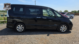 
										2013 Nissan Serena full									