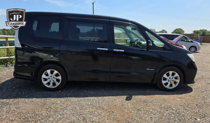 
								2013 Nissan Serena full									