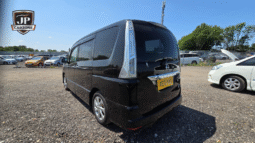 
										2013 Nissan Serena full									