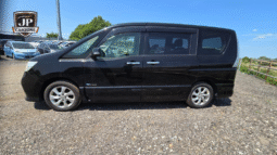 
										2013 Nissan Serena full									