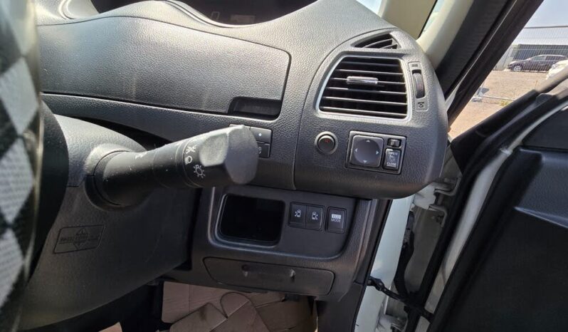 
								2013 Nissan Serena full									
