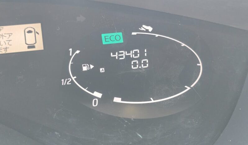 
								2013 Nissan Serena full									