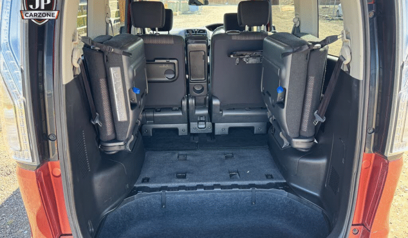 
								2014 Nissan Serena 2.0 Highway Star full									