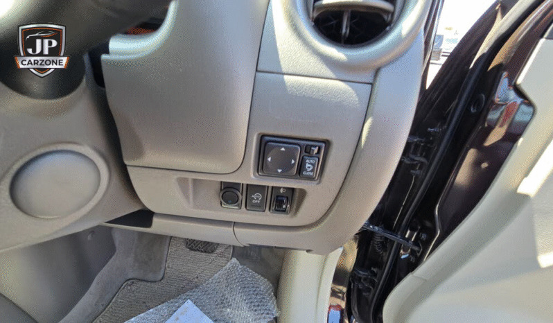 
								2012 Nissan Micra full									