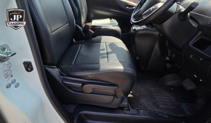 
								2013 Nissan Serena full									