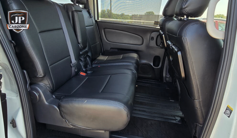 
								2013 Nissan Serena full									