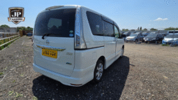 
										2013 Nissan Serena full									